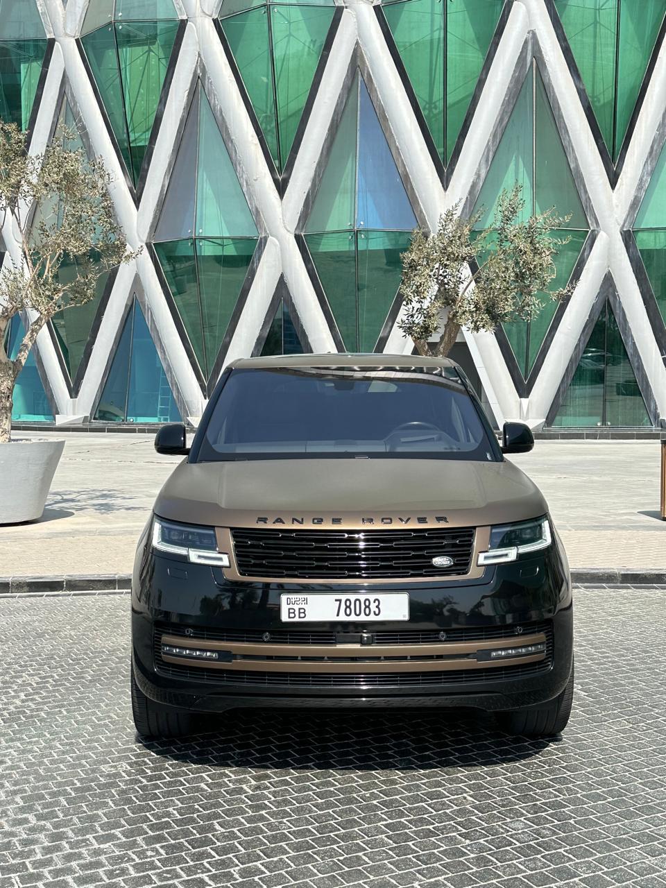 Range Rover Vouge v8 in Dubai