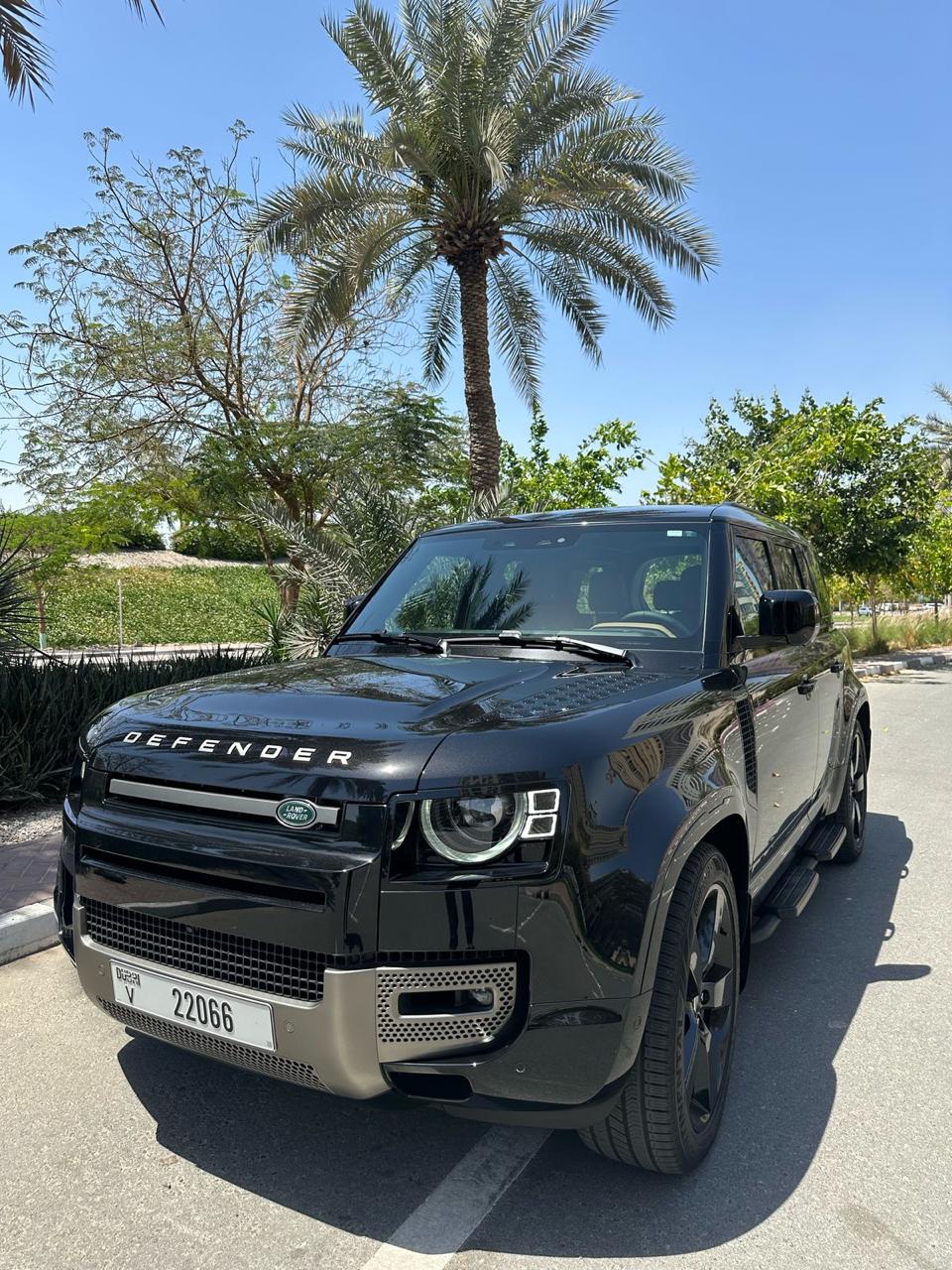 Range Rover Defender in Dubai